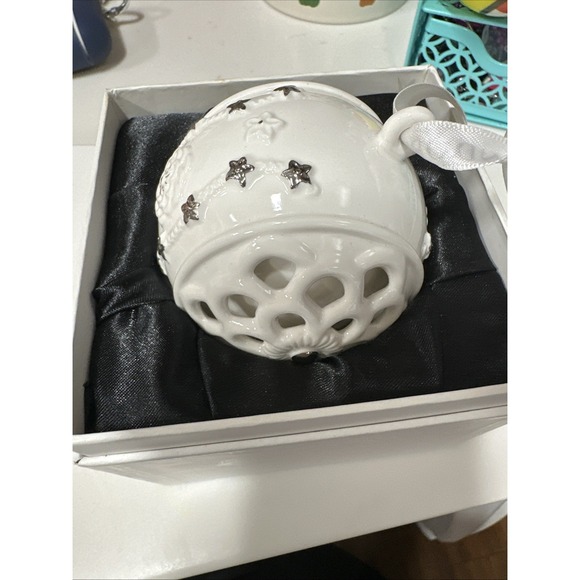 Pandora White Porcelain Limited Edition Ornament 2011 - Picture 1 of 4
